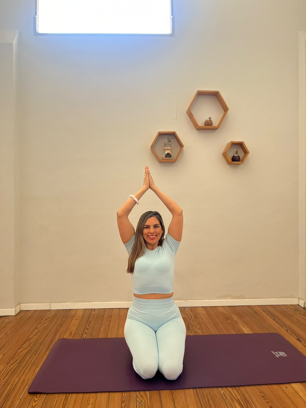 Cristina practicando yoga